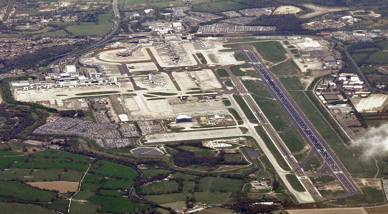 London Gatwick Airport (LGW) terminal — Southampton to Gatwick fixed-price private hire transfers