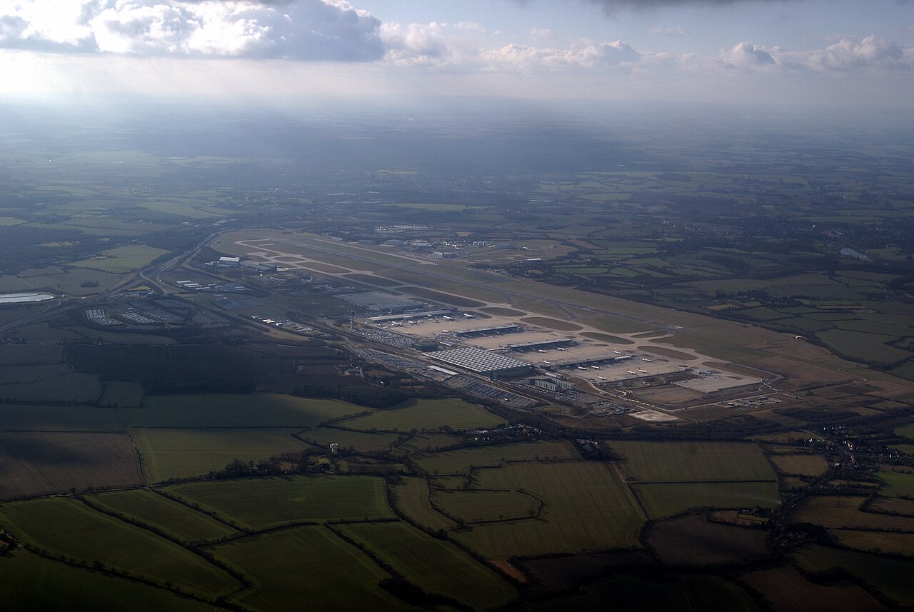 London Stansted Airport (STN) terminal building — Southampton to Stansted private hire transfers