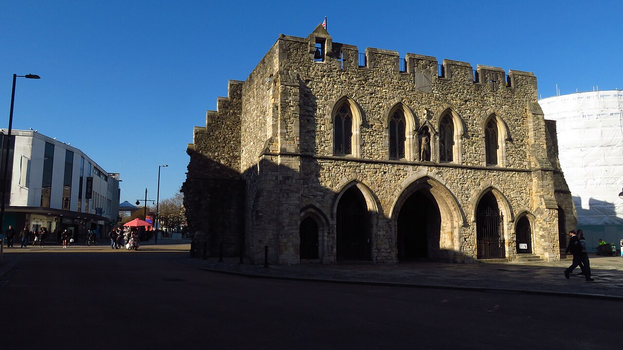 Southampton medieval Bargate and Old Town walls — historic city heritage in Hampshire