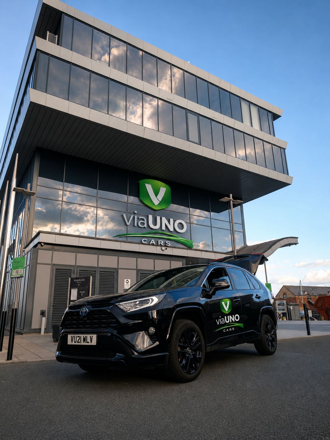 viaUNO Cars licensed private hire operator office in Southampton